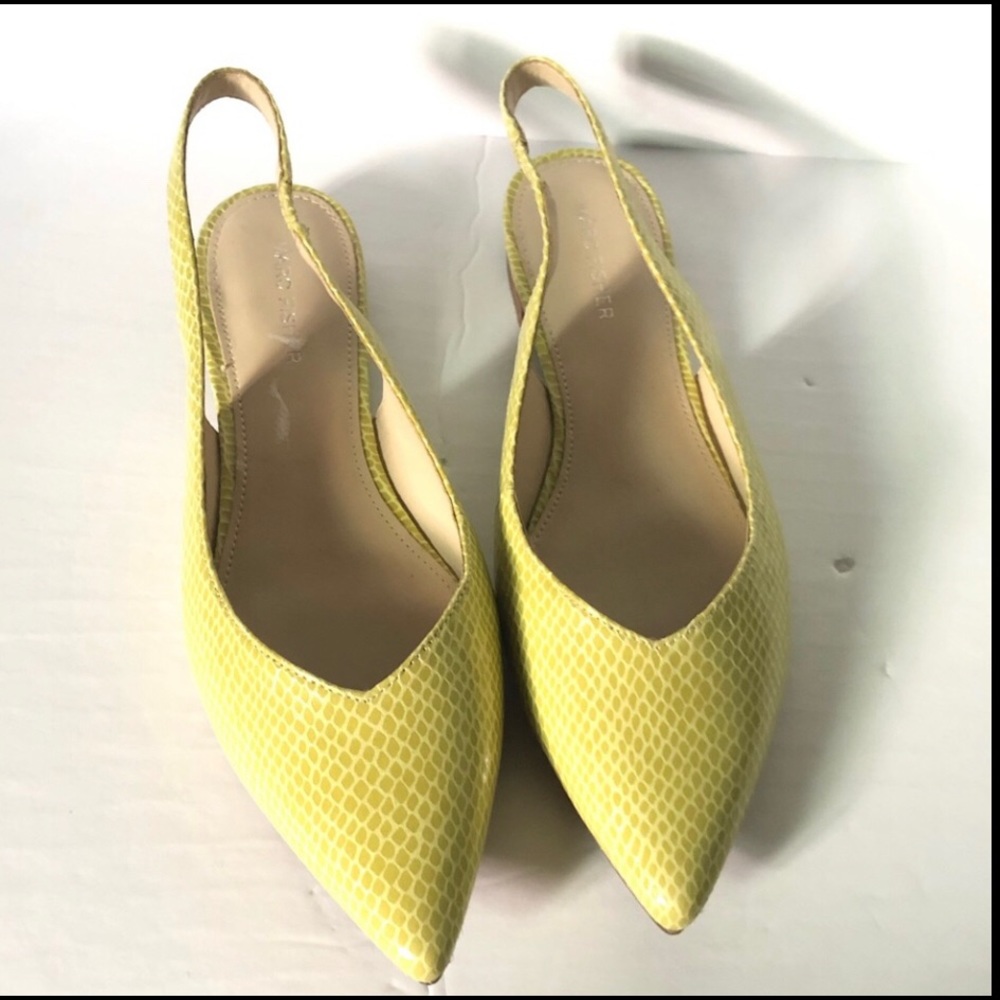 Marc Fisher M-Fanslit Pointy Flats Size 8
